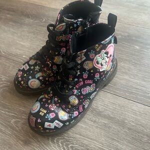 Harper Canyon x Disney Minnie Mouse boots